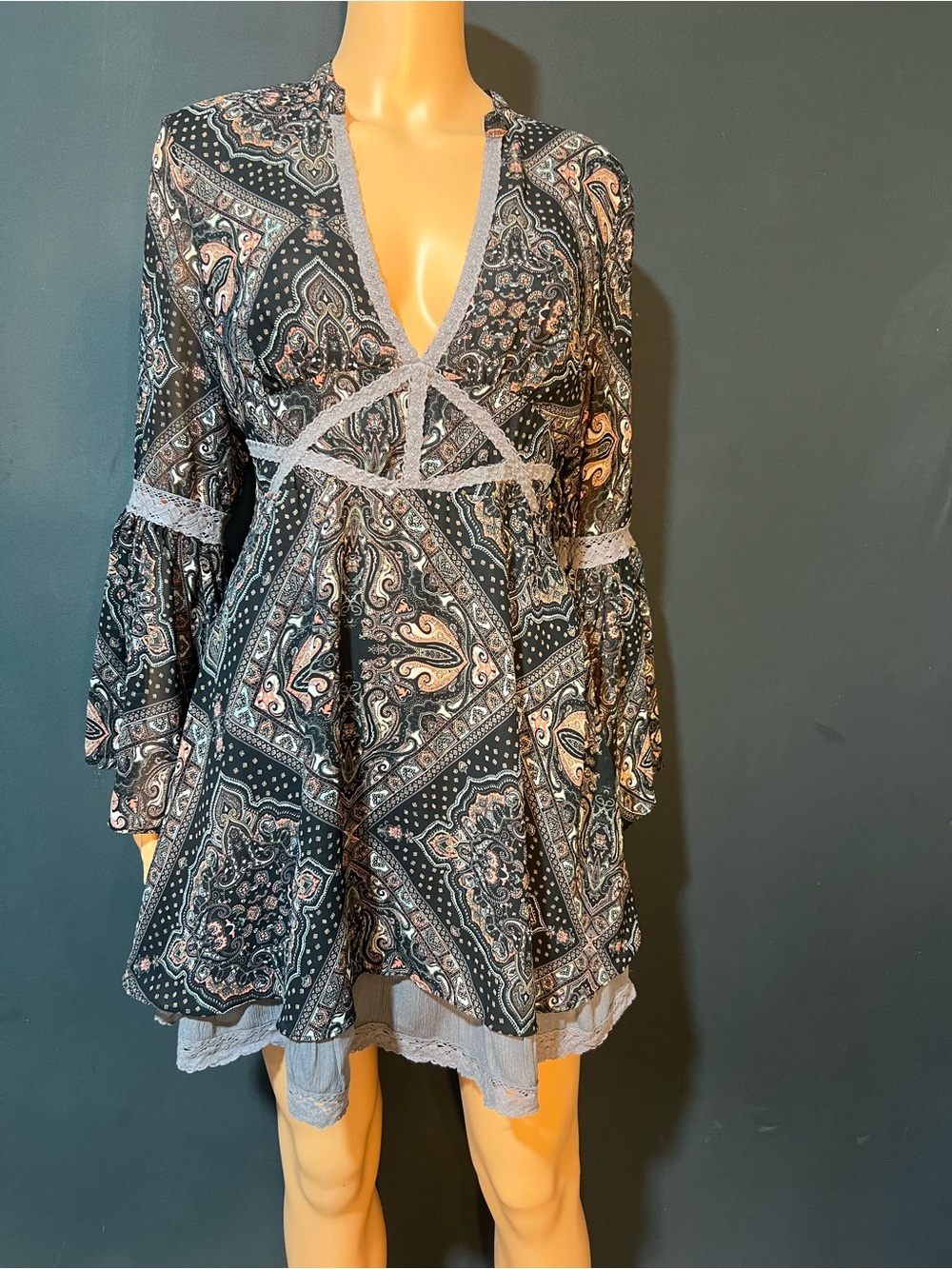 Free People Black and Blush Paisley V-Neck Mini Dress - Picture 2 of 8